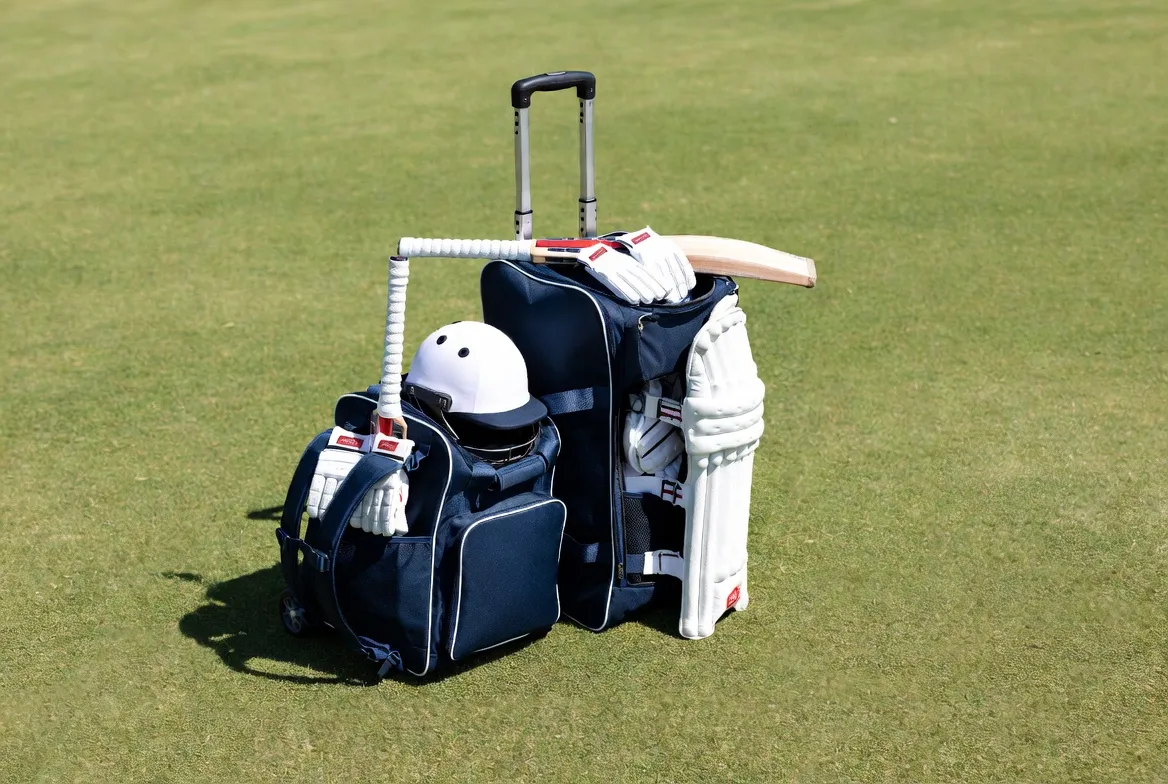 5 Best Cricket Kit Bags in 2026 (Wheelie, Duffle & Junior)