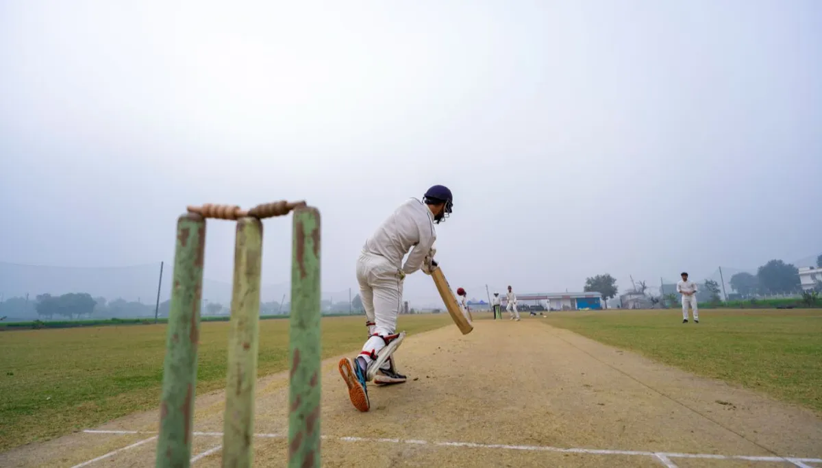 How a Doosra Is Different from an Off-Break.jpg